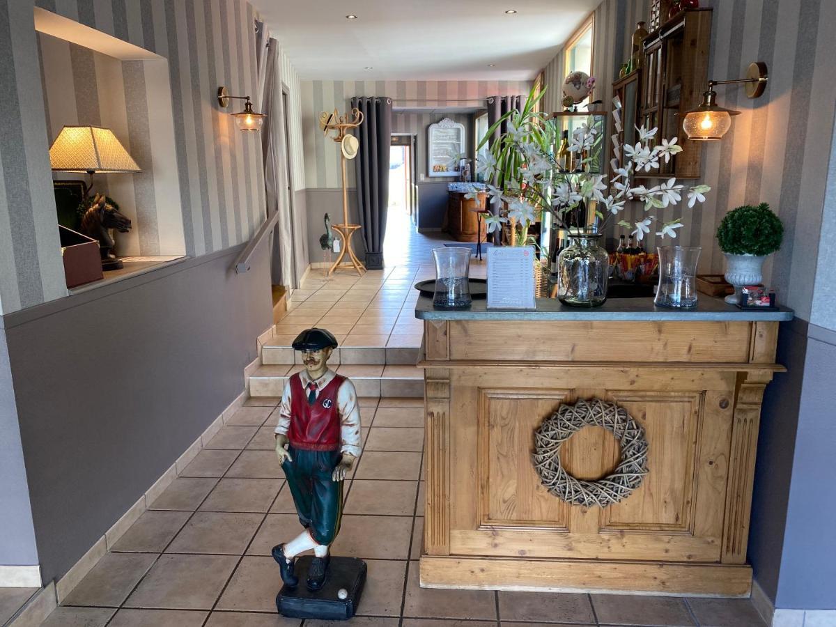 Le Patio Hotell Évran Eksteriør bilde