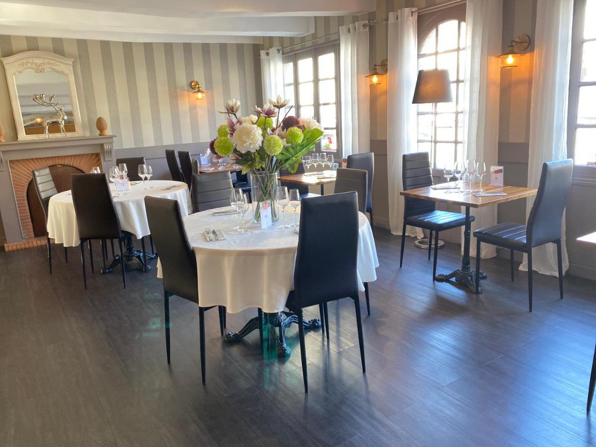 Le Patio Hotell Évran Eksteriør bilde