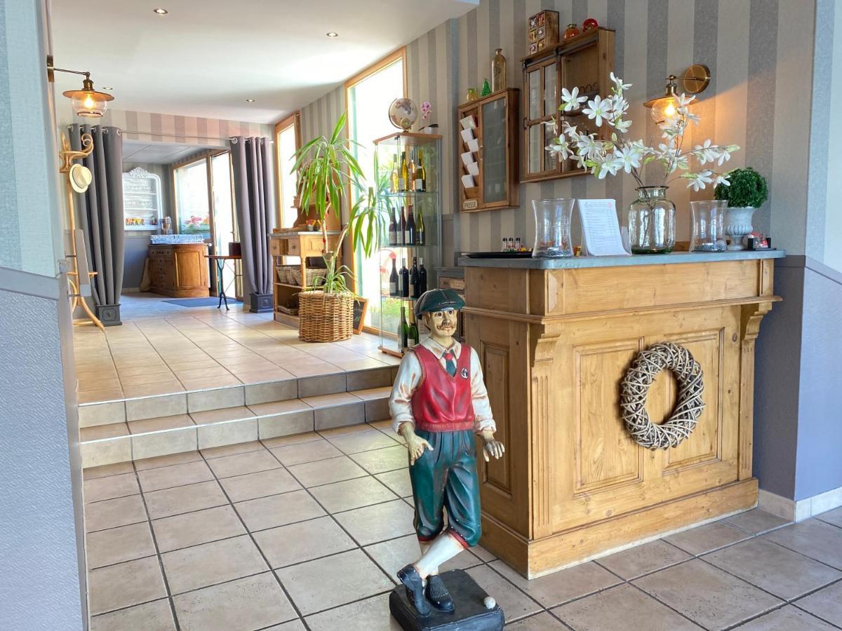 Le Patio Hotell Évran Eksteriør bilde