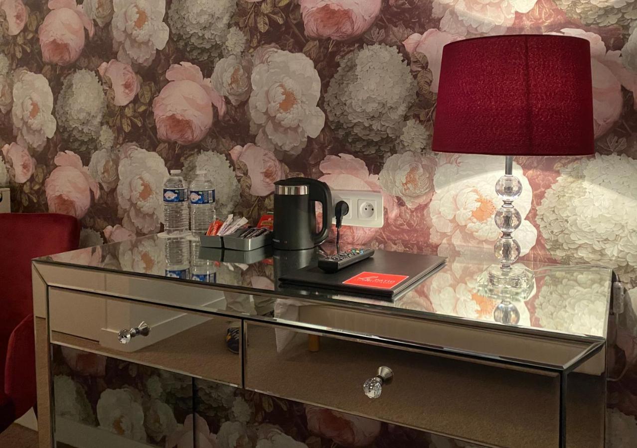 Le Patio Hotell Évran Eksteriør bilde