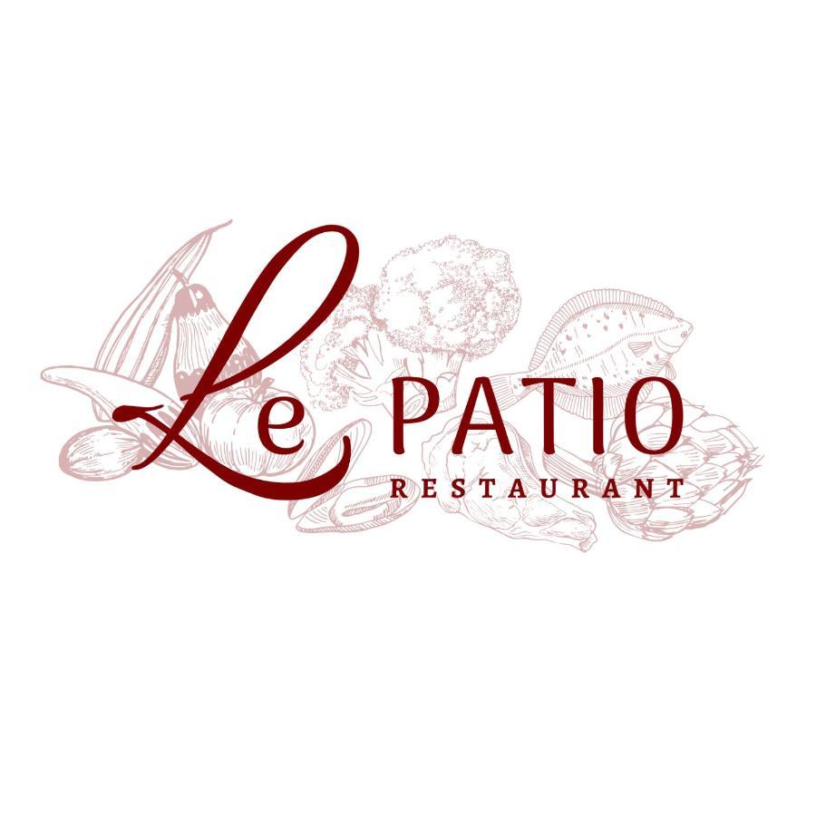 Le Patio Hotell Évran Eksteriør bilde